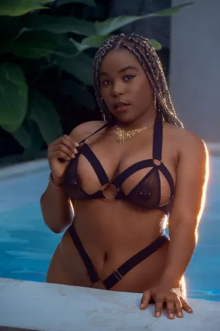 ShantallHopson — Streamate Photos