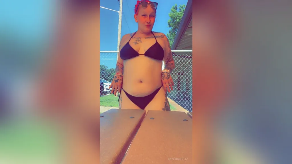 SkyeMarietta — Damn she thick 😘😘😘