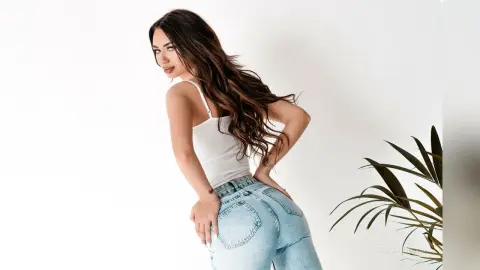 ErikaBonnie — Less is more