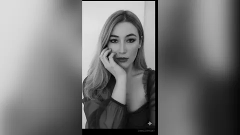 CharlotteSky — selfie