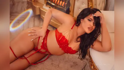 NicolleWillis — irresistible vibes 🥰