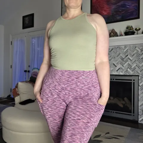 AuroraWillowsYogaMilf — Streamate Photos
