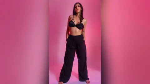 MilaMeloni — sexy🍷