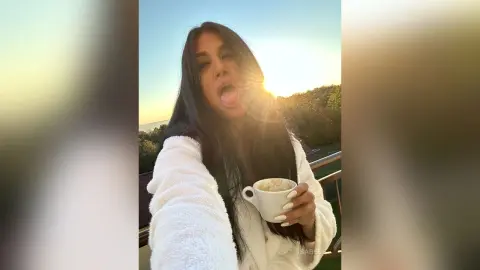 IsaBebe — Do you want a Coffee ☕️?!