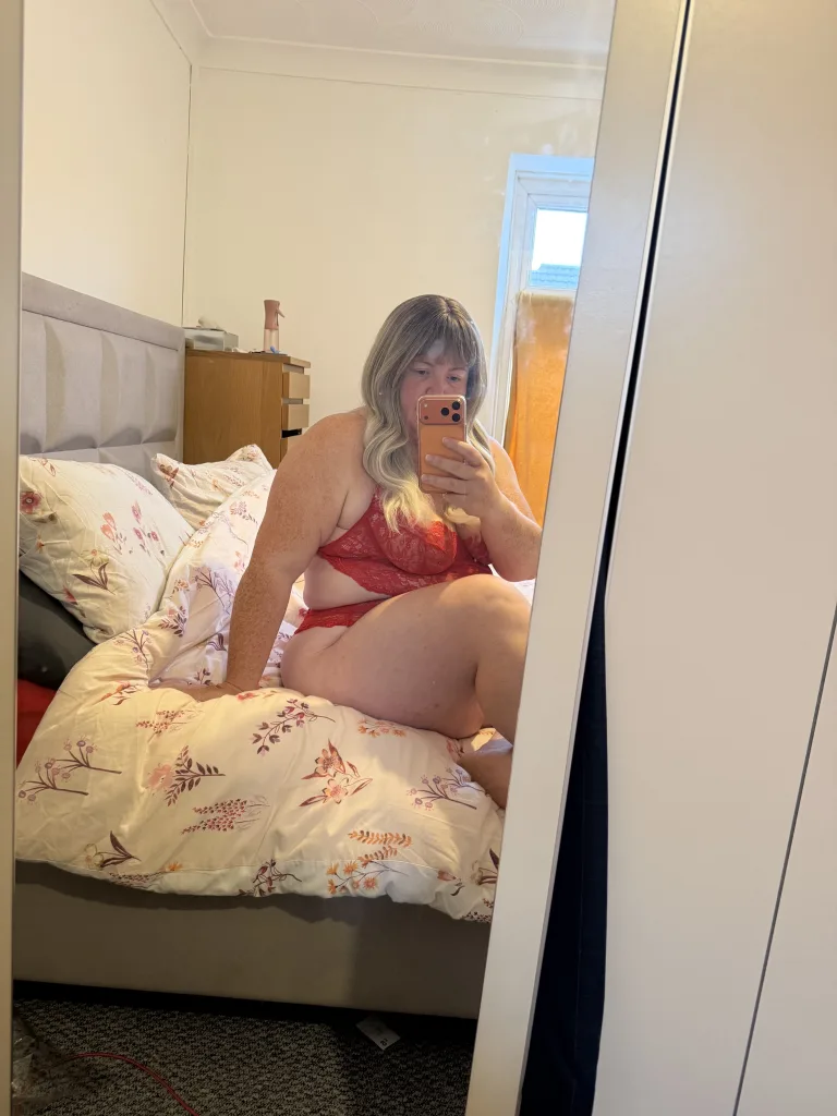 MissCurvyCx — Streamate Photos