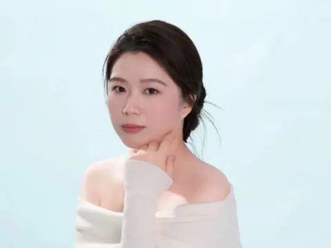 Adalinmiya — LiveJasmin cam model