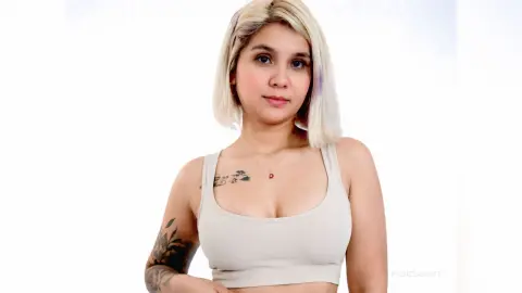 PamelaSiwt — Hot