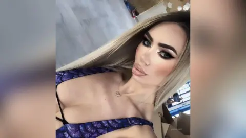 ErikaBonnie — Eri 🍓