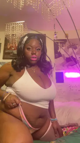 MamaMoonshine — Streamate Photos