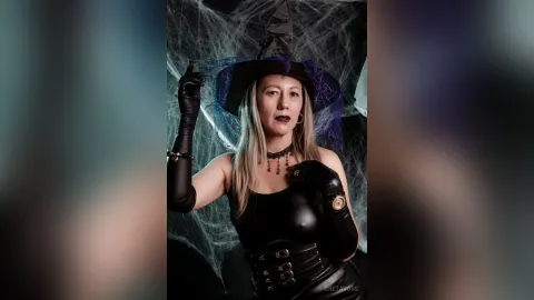 GretaVoss — Halloween