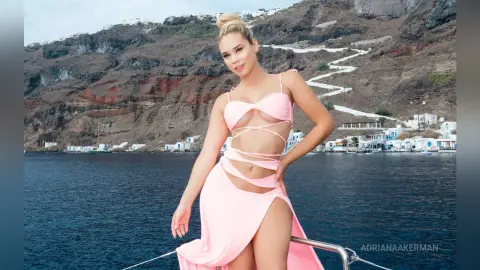 AdrianaAkerman — Pink all over