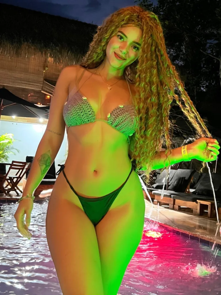 Bellabrit — Streamate Photos