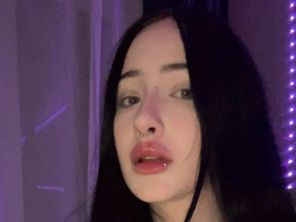 AnnaLooks — live cam