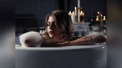 Mia — Let's Get Bubbling!
