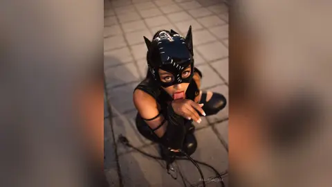 FabianaLima — Your Cat Woman 😼