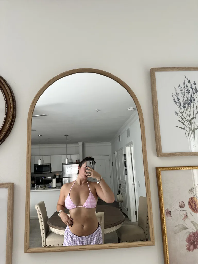 RobinMeadows — Streamate Photos