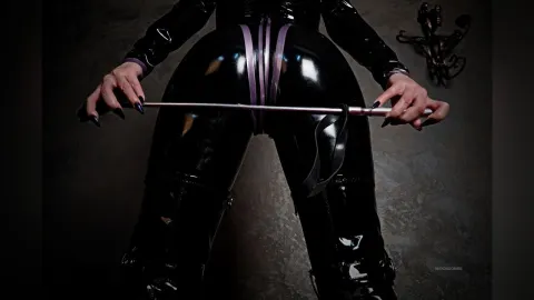 WandaThorne — Black latex suit & 10 inch heels