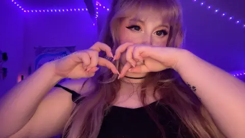 PixiesBedroom — Streamate Photos