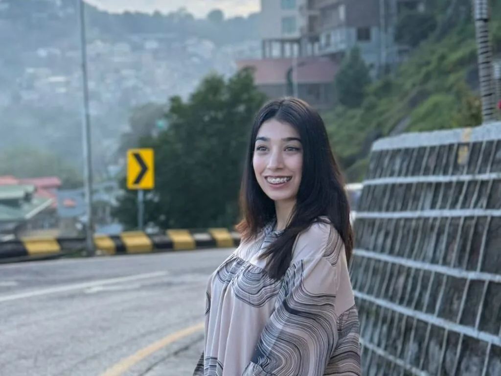 AryaLily — live cam