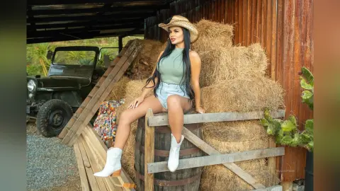 ErikaHoffman — The hottest there is😈🥵