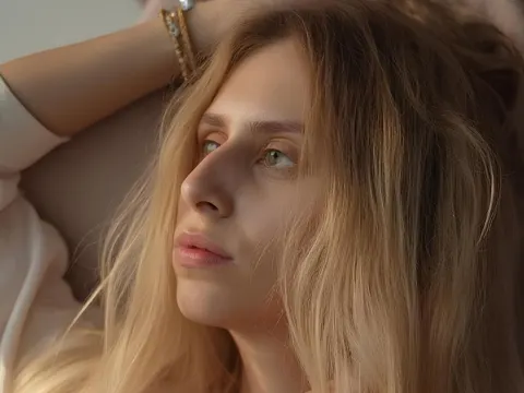 KiraBen cam model