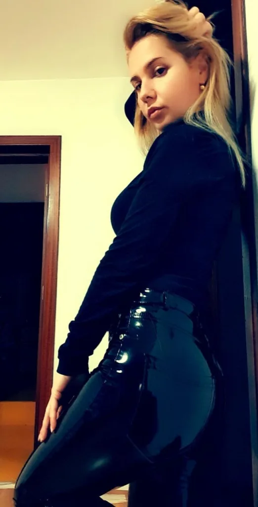 hot_stuff18 — Streamate Photos