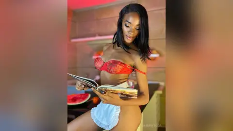 AmberVegga — 🍑🍒🍉