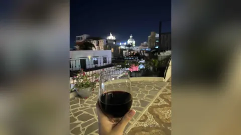 IrinaLewis — Santa marta