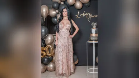 LaurenceRose — I love my dress !!