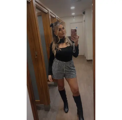 LolaxxxUK — Streamate Photos