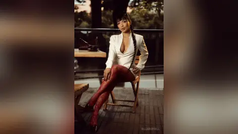 ElliaRussell — Vintage Heat 🕶