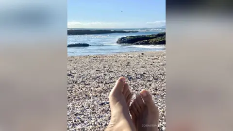 ZoeHardman —  🏖️ 