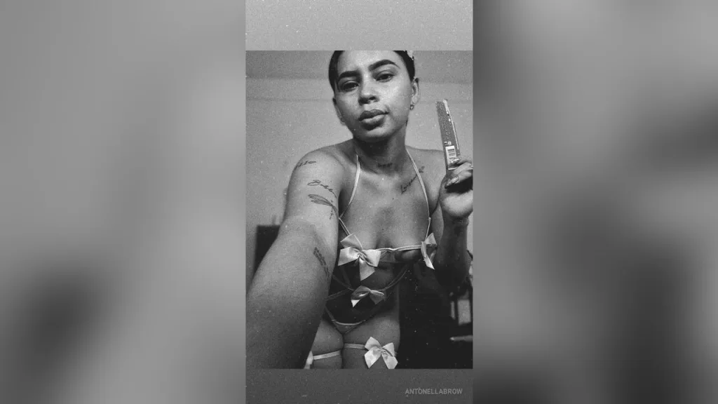 AntonellaBrow