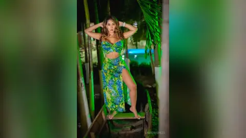LaurenVenezs — Life on the beach is better