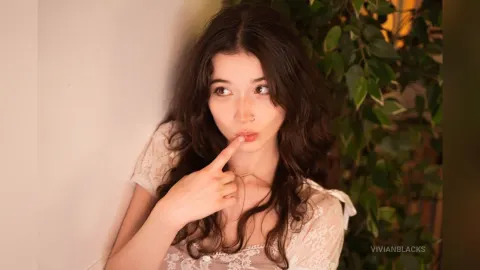 VivianBlacks — cutie me