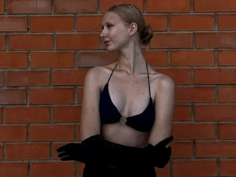 AlmaGrant — LiveJasmin cam model