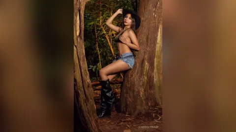 KimberlyIsaza — Find me 🌲🌲