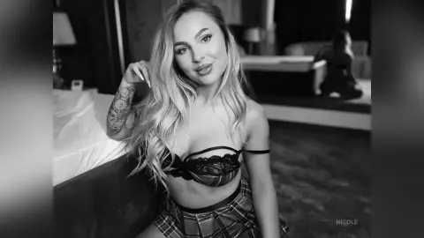 Nicole — Sweet, playful and impossible to forget 