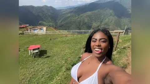 FarahLucy — 🌍