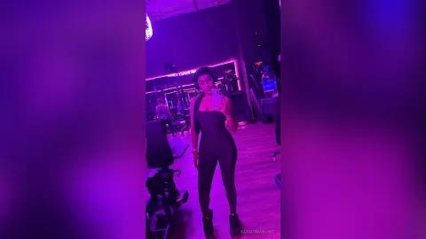 KatalinaVelvet — En el gym 