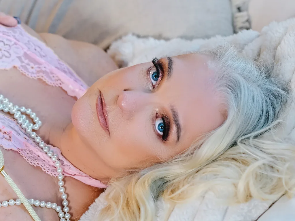 Curvaceous_Sofia — Streamate Photos