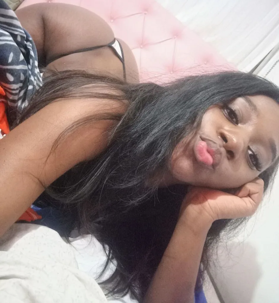 KiaraWard — Streamate Photos