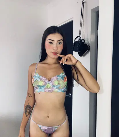 MaddiKayy — Streamate Photos