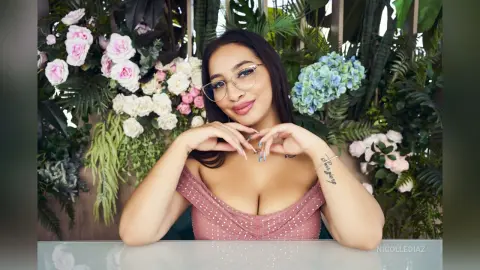 NicolleDiaz — Sexy Girl