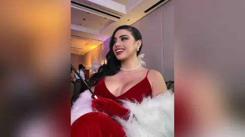 CelestMontenegro — Gorgeous 20’s