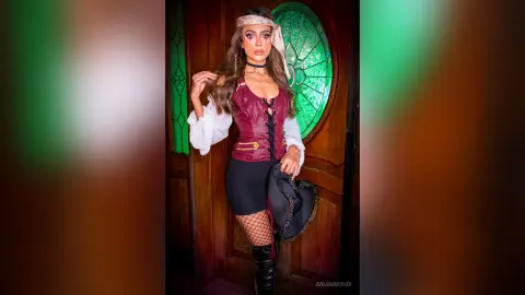 ArianaRoux — Sweet Halloween 🎃