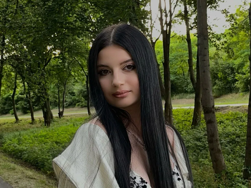 EmmiLuna — live cam