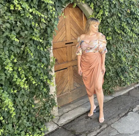 RoseLyinne — Streamate Photos