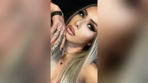 AdamsEvelin — mesmerising eyes
