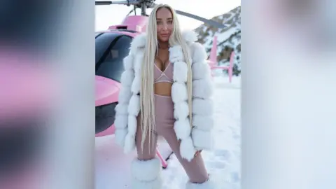 AnnaAurikas — sexy #blonde in a #furcoat